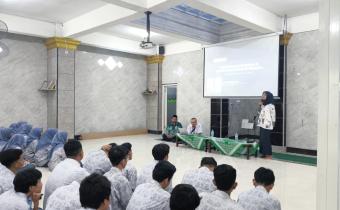 BAWASLU SIDOARJO GOES TO SCHOOL MA DARUL ULUM WARU