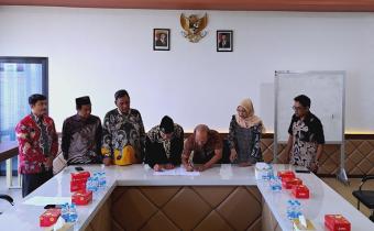 BAWASLU SIDOARJO DAN UNUSIDA TEKEN MOU UNTUK PERKUAT PENDIDIKAN DEMOKRASI PADA MASYARAKAT
