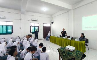 BAWASLU SIDOARJO GOES TO SCHOOL, KENALKAN DEMOKRASI DAN MERITOKRASI KEPADA PELAJAR SMK PERSATUAN 1 TULANGAN